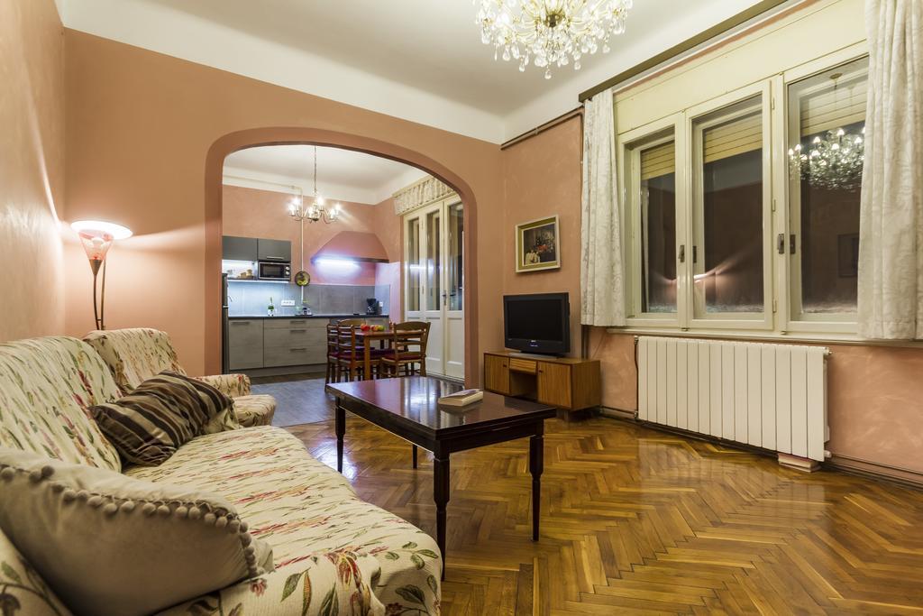 Spacious & Smart Center Apartment Pula Exterior photo